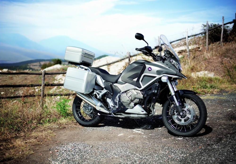 Honda Crosstourer z pakietem akcesoriów za 13 000 zł gratis