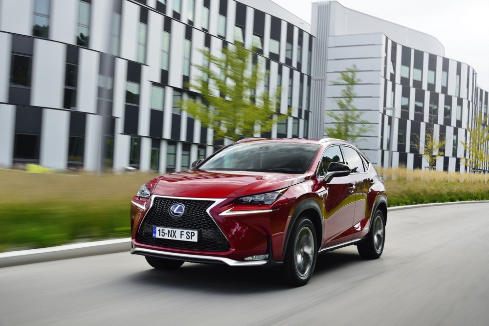 Lexus wyprzedził niemiecką trójkę w USA