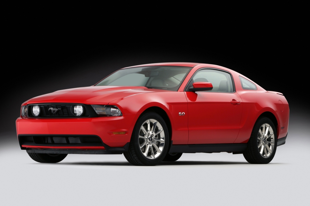 Ford Mustang GT 2011 na oficjalnych zdjęciach