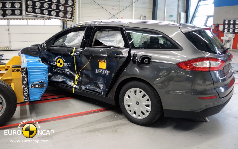 5 gwiazdek dla nowego Forda Mondeo w testach Euro NCAP
