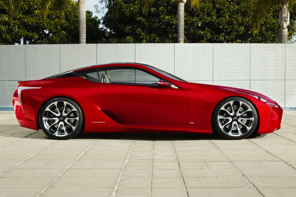Tajemnicze coupe Lexusa w Tokio