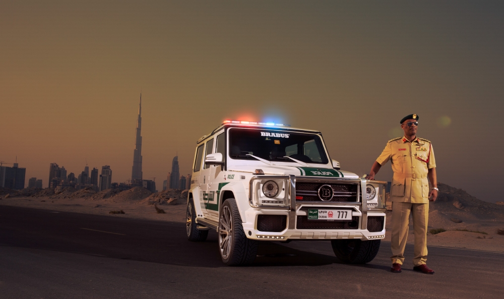 Brabus B63S w barwach policji z Dubaju