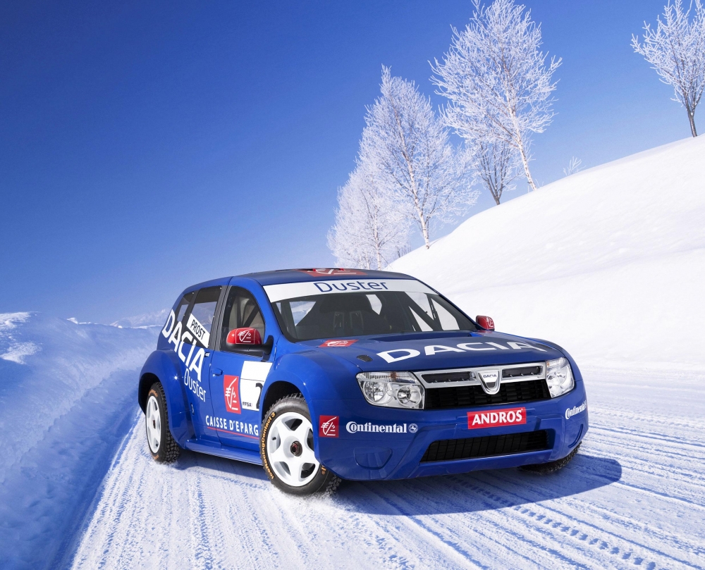 Dacia Duster w zimowej scenerii 