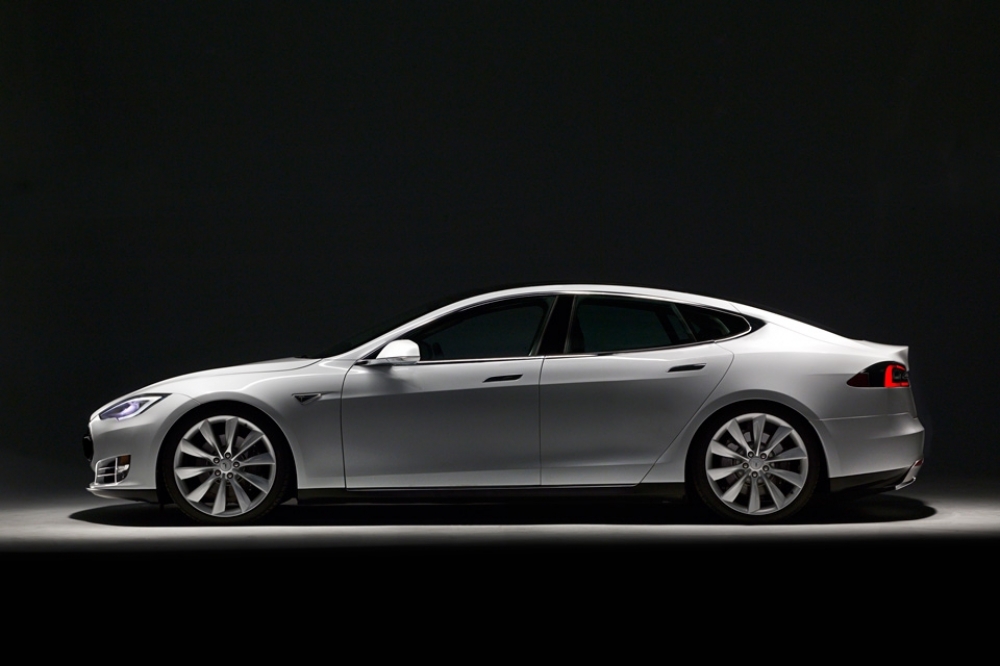 Tesla Model E w 2015 roku