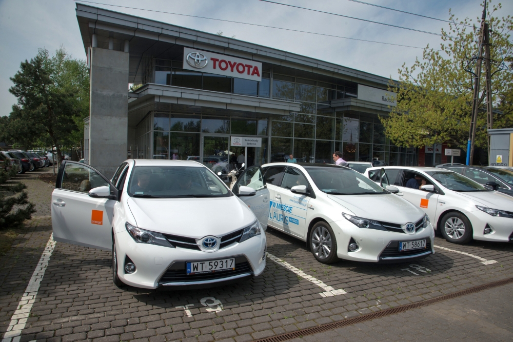 Orange wybiera Toyoty Auris Hybrid