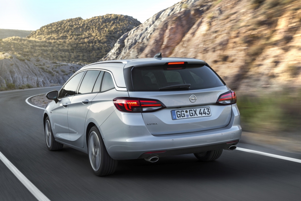 Polska premiera Astry Sports Tourer na targach Fleet Market
